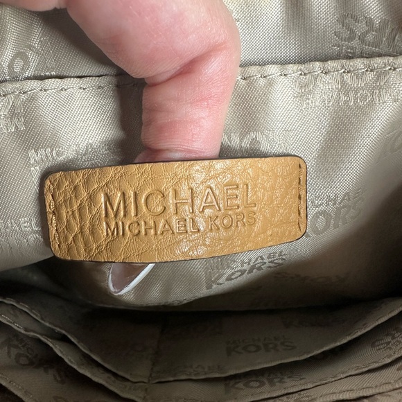 Michael Michael Kors Crossbody - Picture 5 of 13